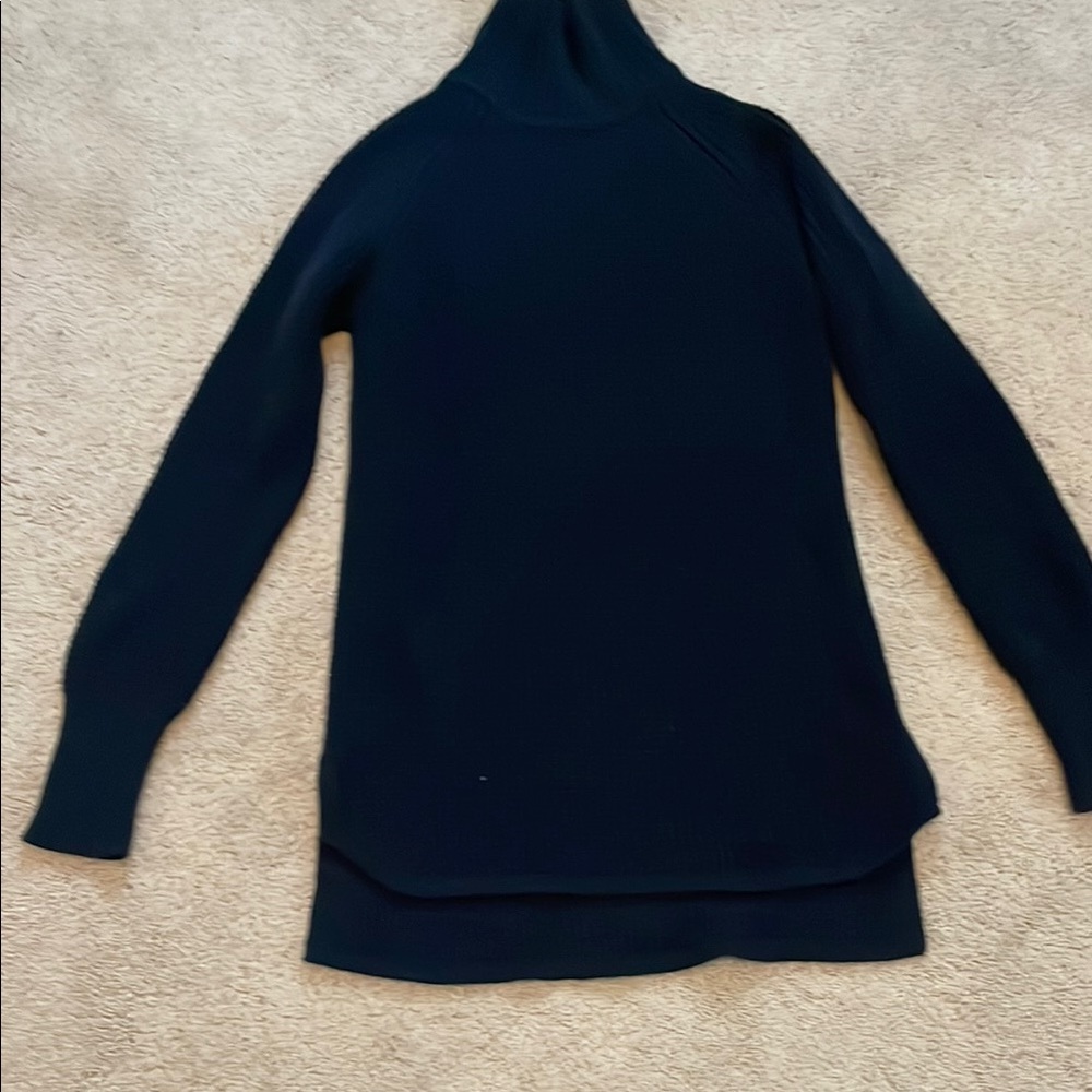 Heavyweight tunic navy turtleneck from Banana Republic